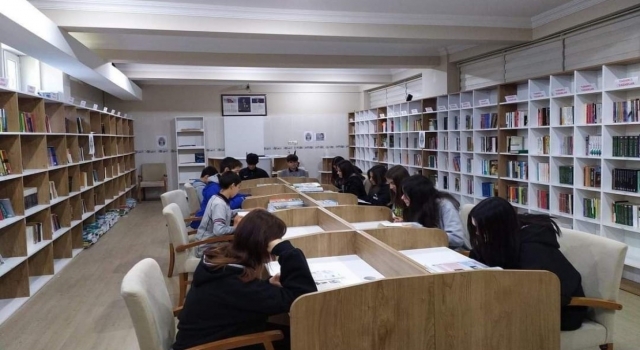 Balıkesir’de Okullara 319 Yeni Kütüphane