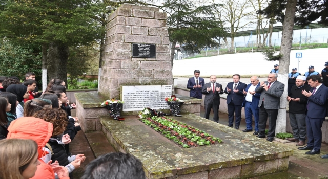 Kurtdereli Mehmet Pehlivan Mezarı Başında Anıldı