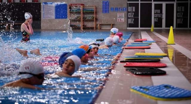 Balıkesir’in Olimpik Yüzme Havuzu Açıldı