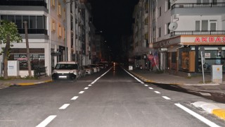 Altay Caddesi nin asfaltı 5 günde yenilendi
