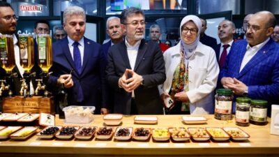 Tarım ve Orman Bakanı İbrahim Yumaklı, Ayvalık’ta zeytinyağı fabrikasını ziyaret