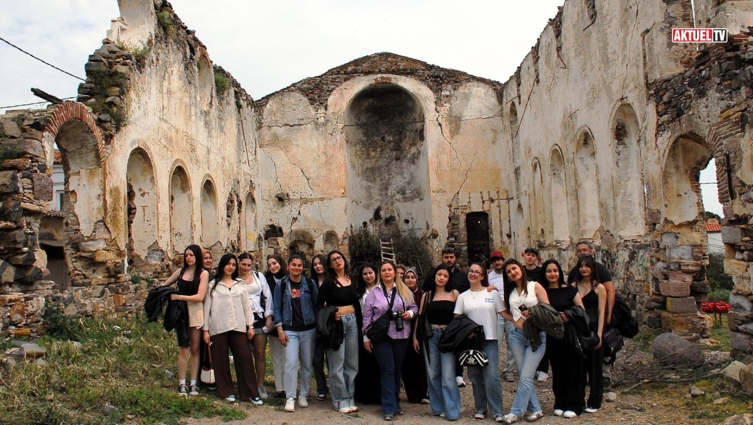 Balıkesir Üniversitesi öğrencileri, Ayvalık Cunda