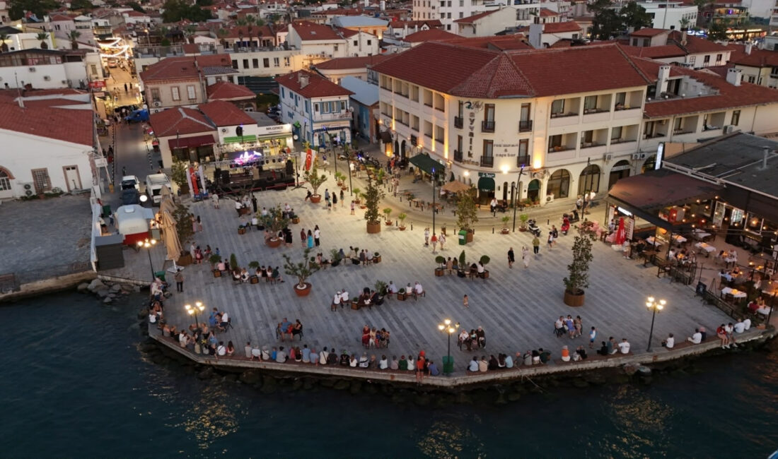 Ayvalık’ta yıllardır otopark olarak kullanılan alan, tarihi kimliğine yeniden kavuşturularak